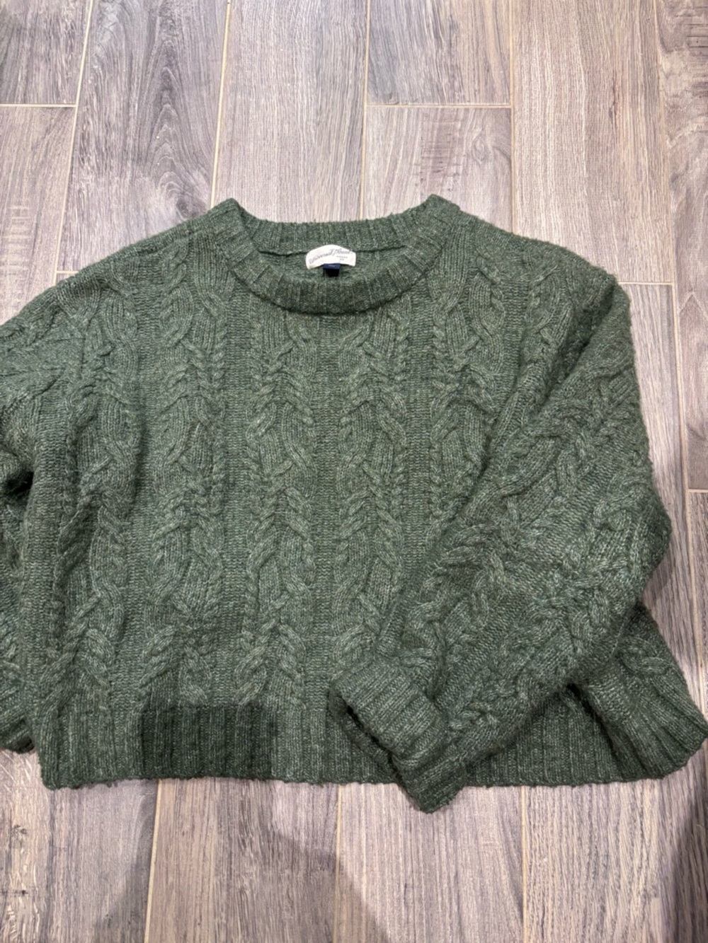 Universal Thread Dark Green Cable Knit Crewneck Sweater